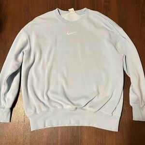 Nike women’s crewneck